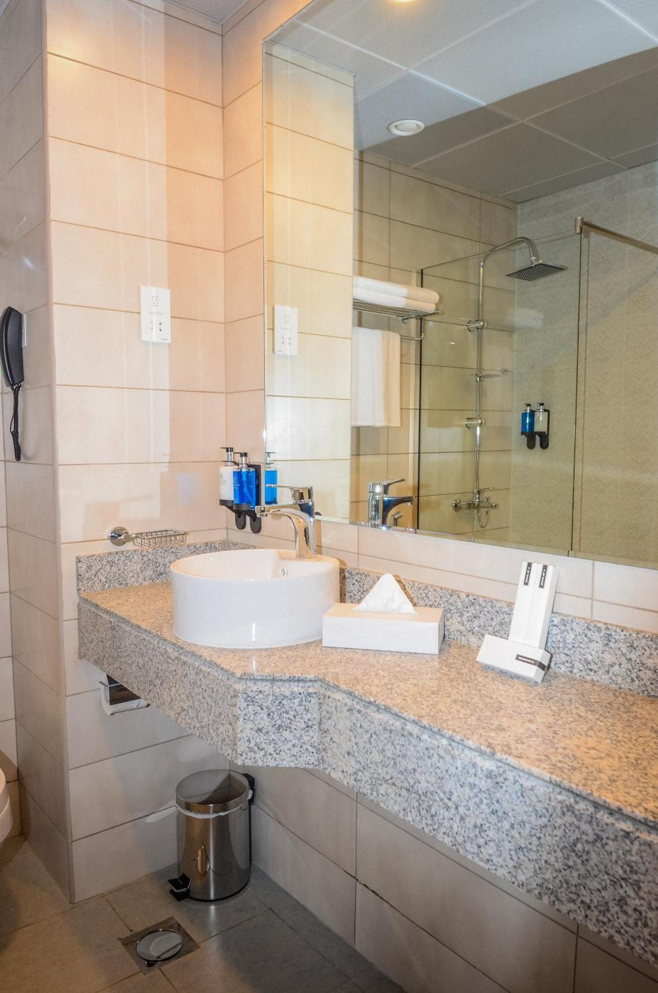 Vogo Grand Hotel Formerly Best Western Plus Hotel Dubai Academic City Екстериор снимка