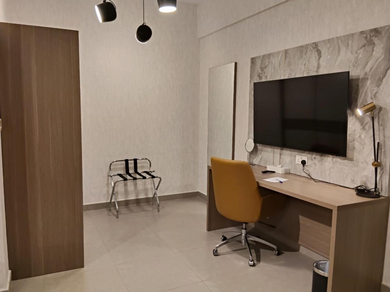 Vogo Grand Hotel Formerly Best Western Plus Hotel Dubai Academic City Стая снимка